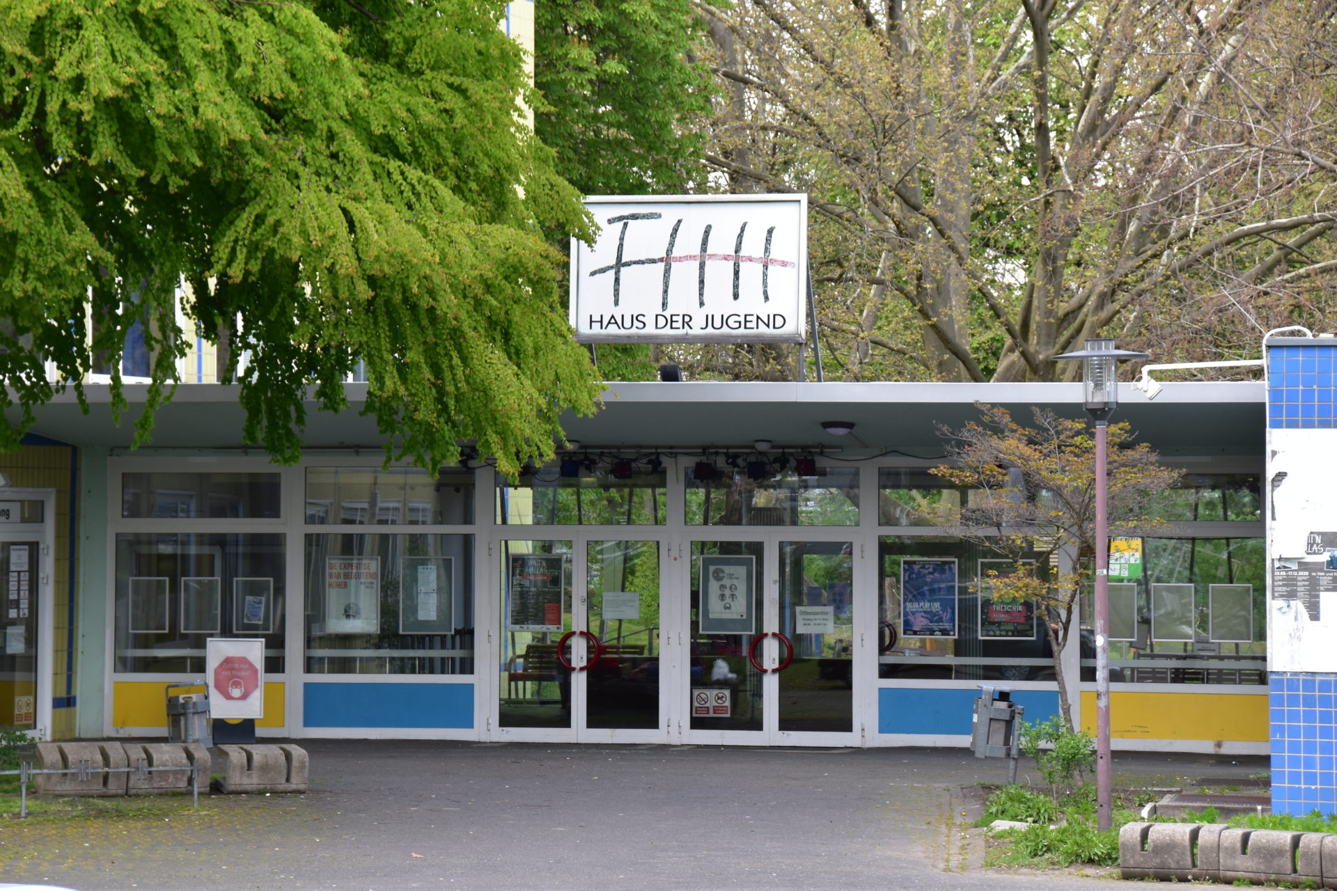 Das Haus der Jugend (FritzHenßlerHaus) Für Demokratie